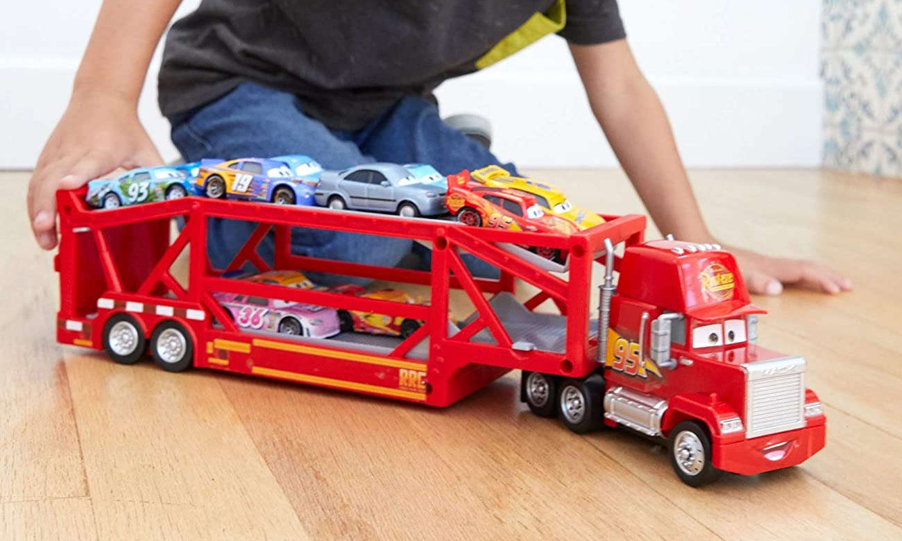 Mattel Cars Transporter Maniek