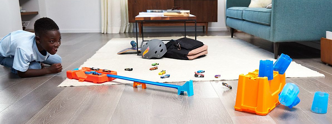 Mattel Hot Wheels Track Builder Kaskaderskie beczki Zestaw Pudełko