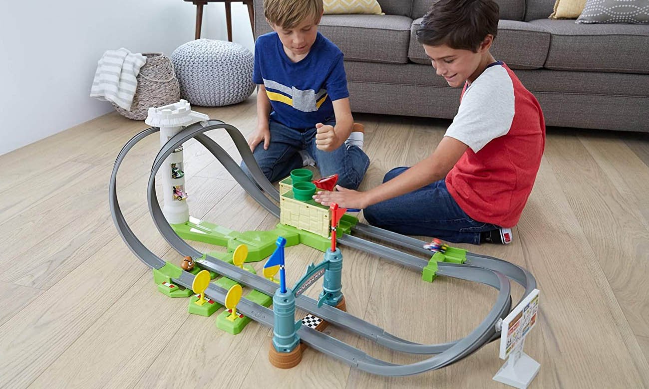 Hot Wheels Mario Kart Mario Circuit Track Set