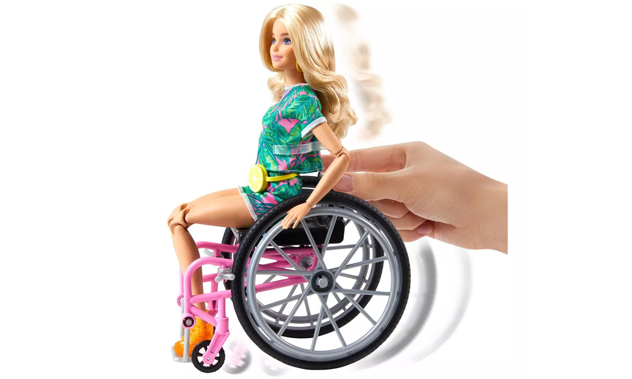 lalka barbie na wózku inwalidzkim