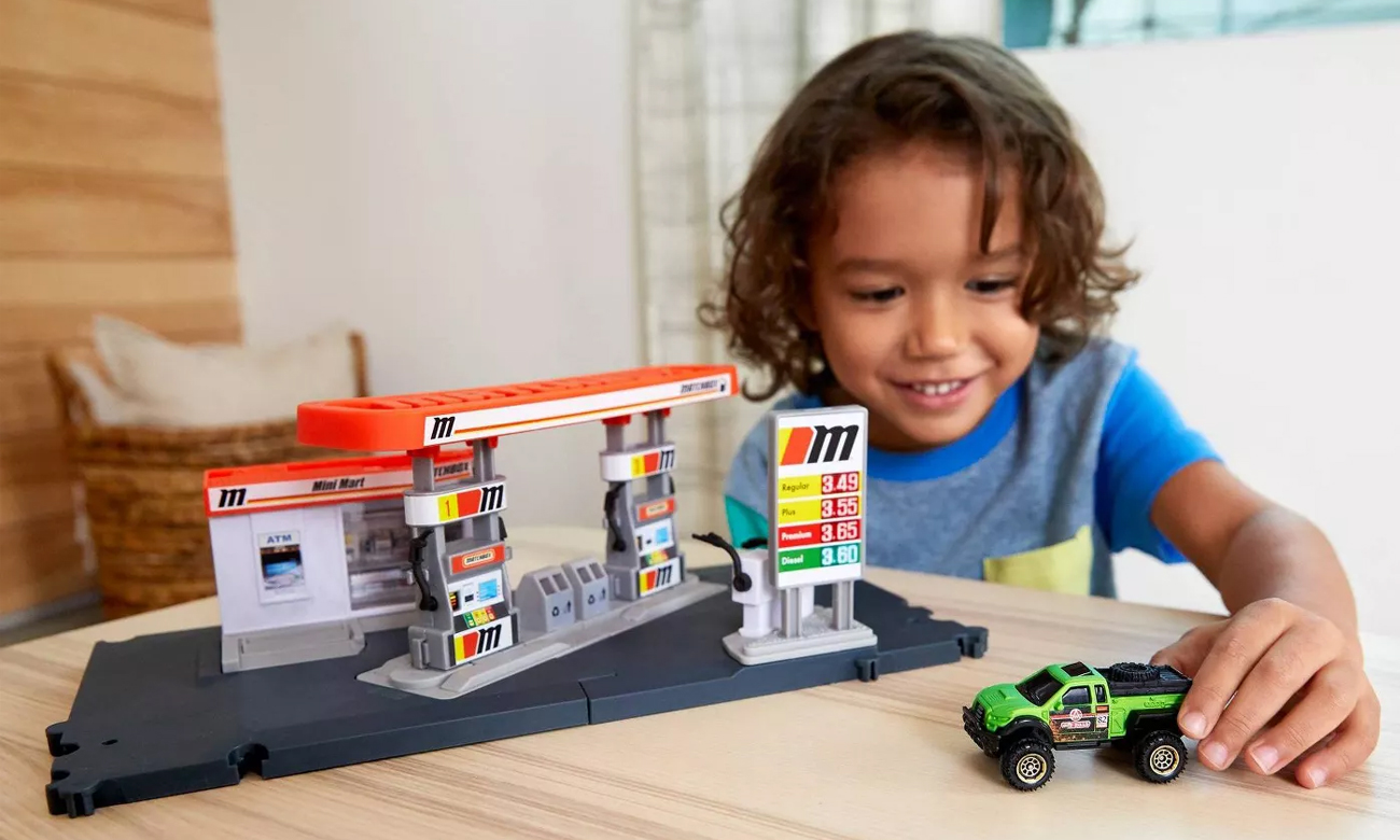 Mattel Matchbox Prawdziwe Przygody Stacja benzynowa Zestaw startowy