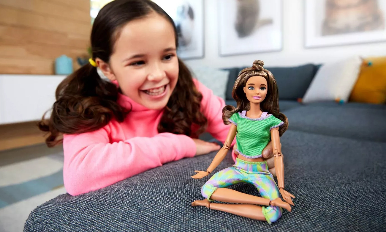Mattel Barbie Lalka Made to Move Zielone ubranko