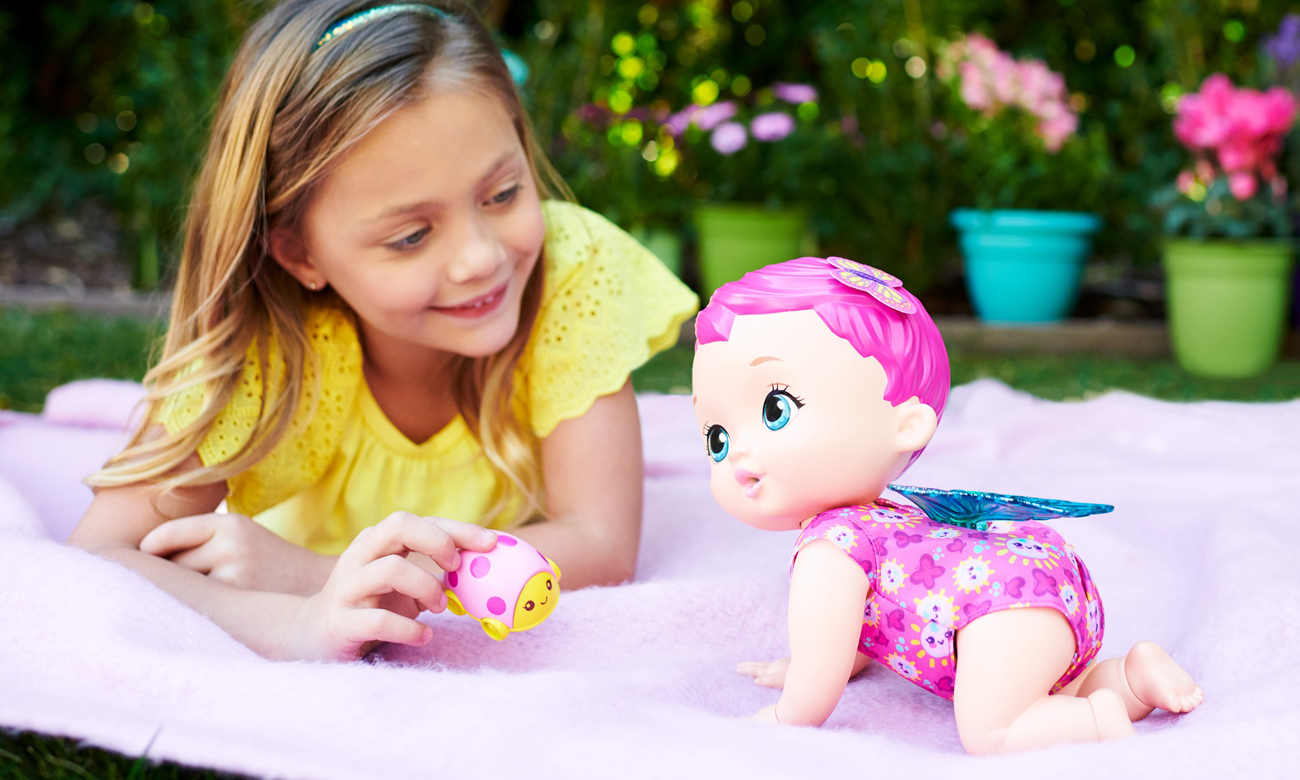Mattel My Garden Baby Raczkujący Bobasek-Motylek Różowe Włosy