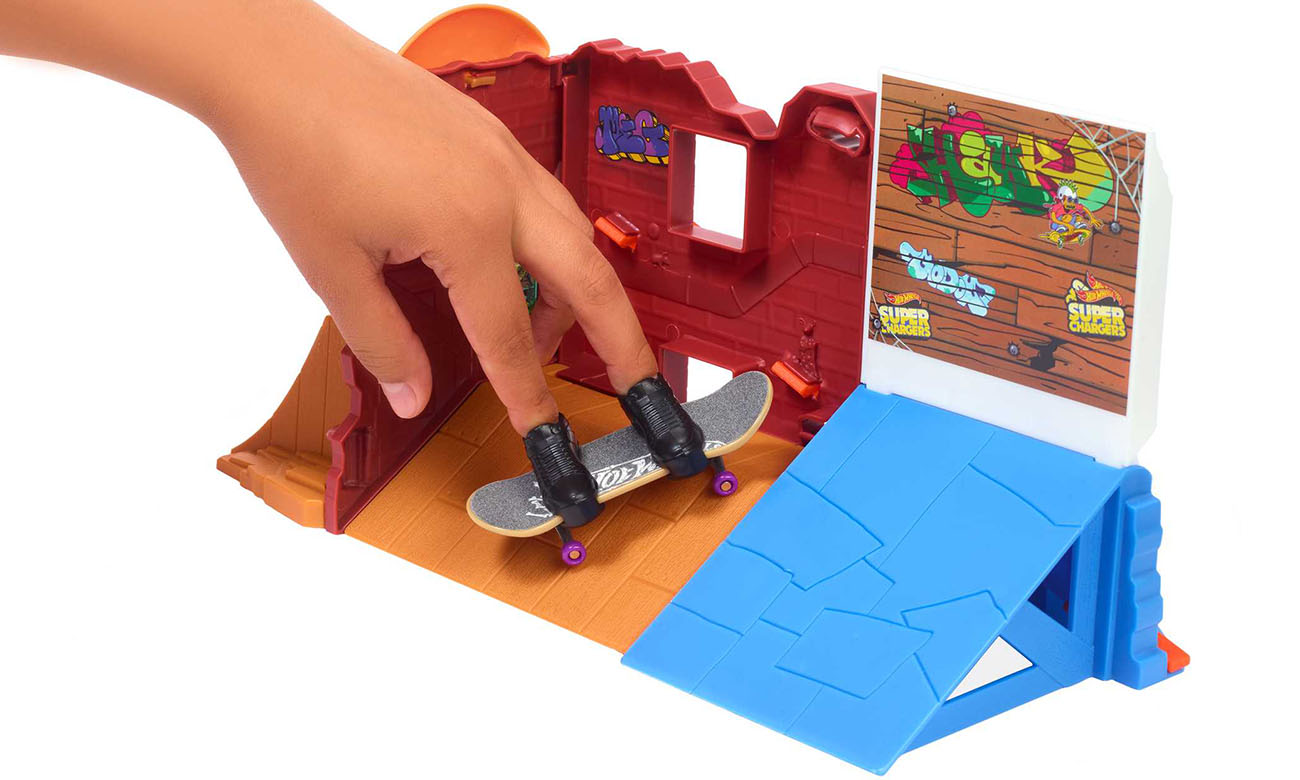 Hot Wheels Skateparks Surtidos, Pista De Monopatín Para Coches De Juguete, Diversión Con Adulto