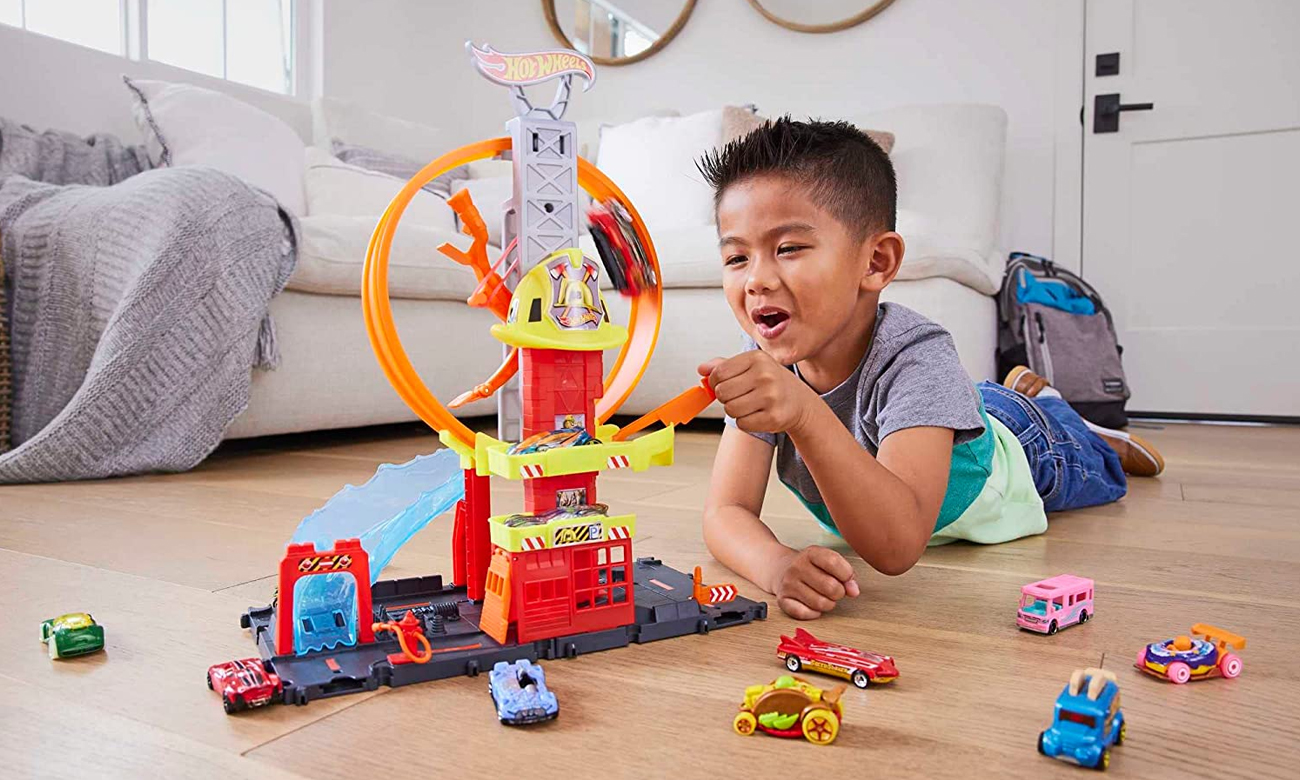 Mattel Hot Wheels City Remiza strażacka - Superpętla HKX41