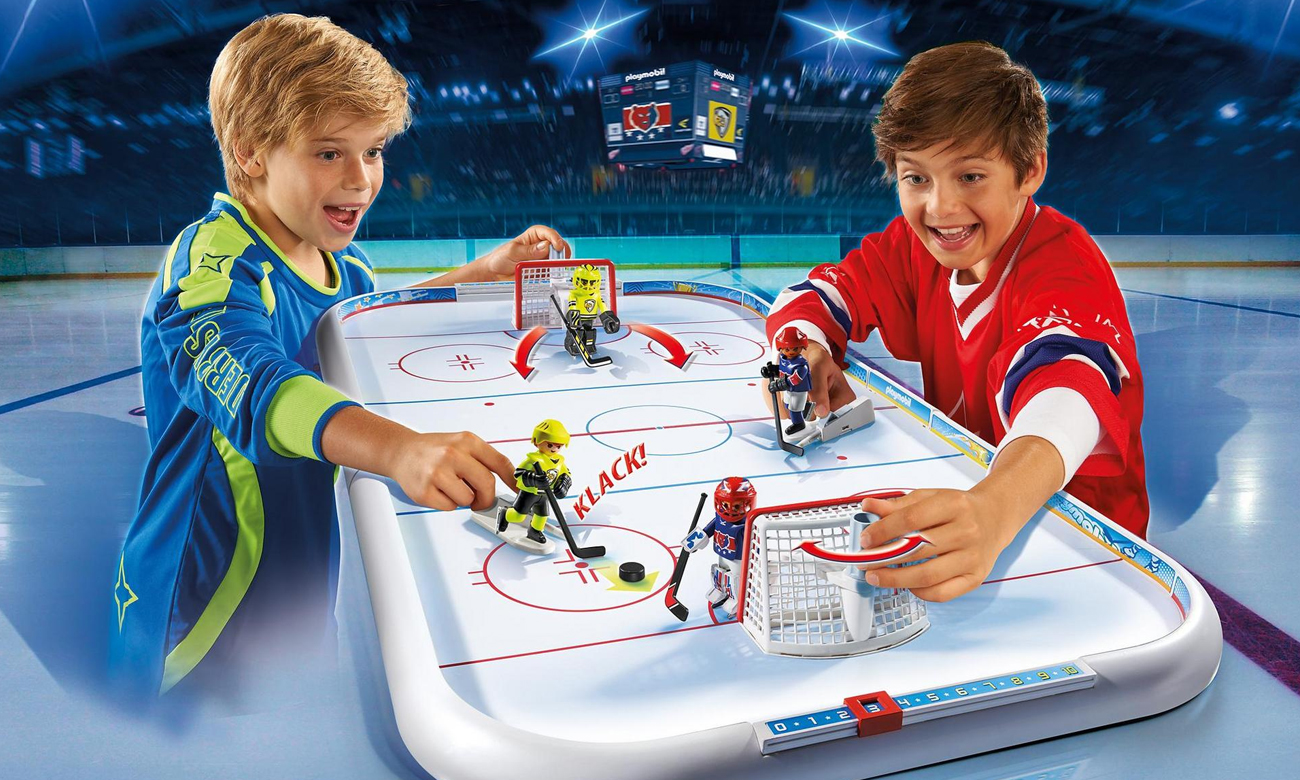 Rozgrywanie meczu na arenie hokejowej PLAYMOBIL®