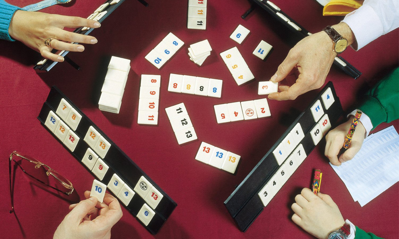 zabawa z gra logiczna rummikub 1751