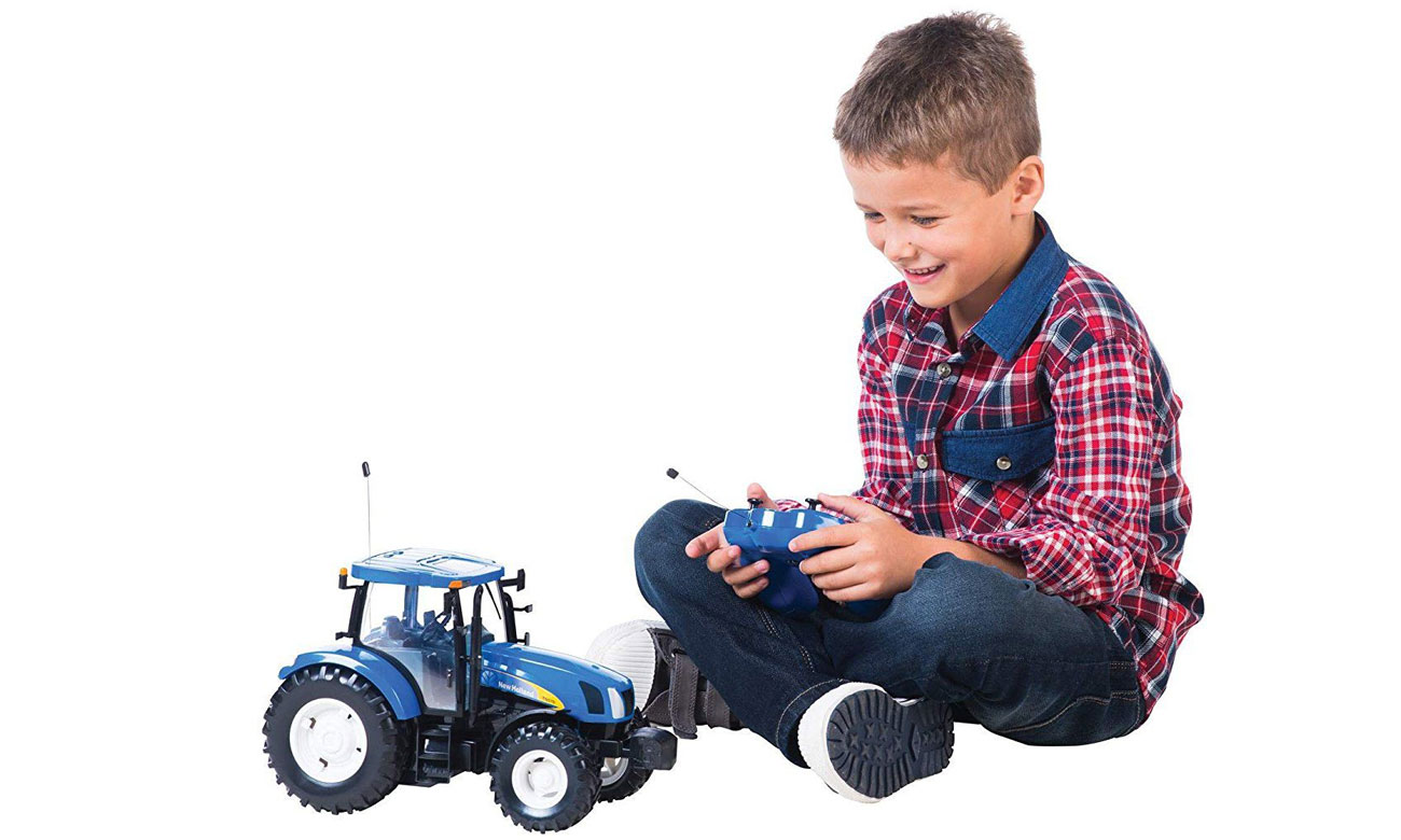 Traktor Tomy Britains New Holland T6070